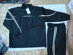 福州榮登貿(mào)易 雪克套網(wǎng)布男套裝貨源充足，覆蓋鞋帽、服飾、童裝零售與批發(fā)